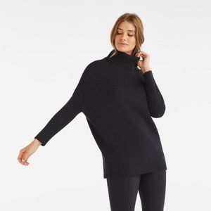 VETTA The Oversized Sweater in Black